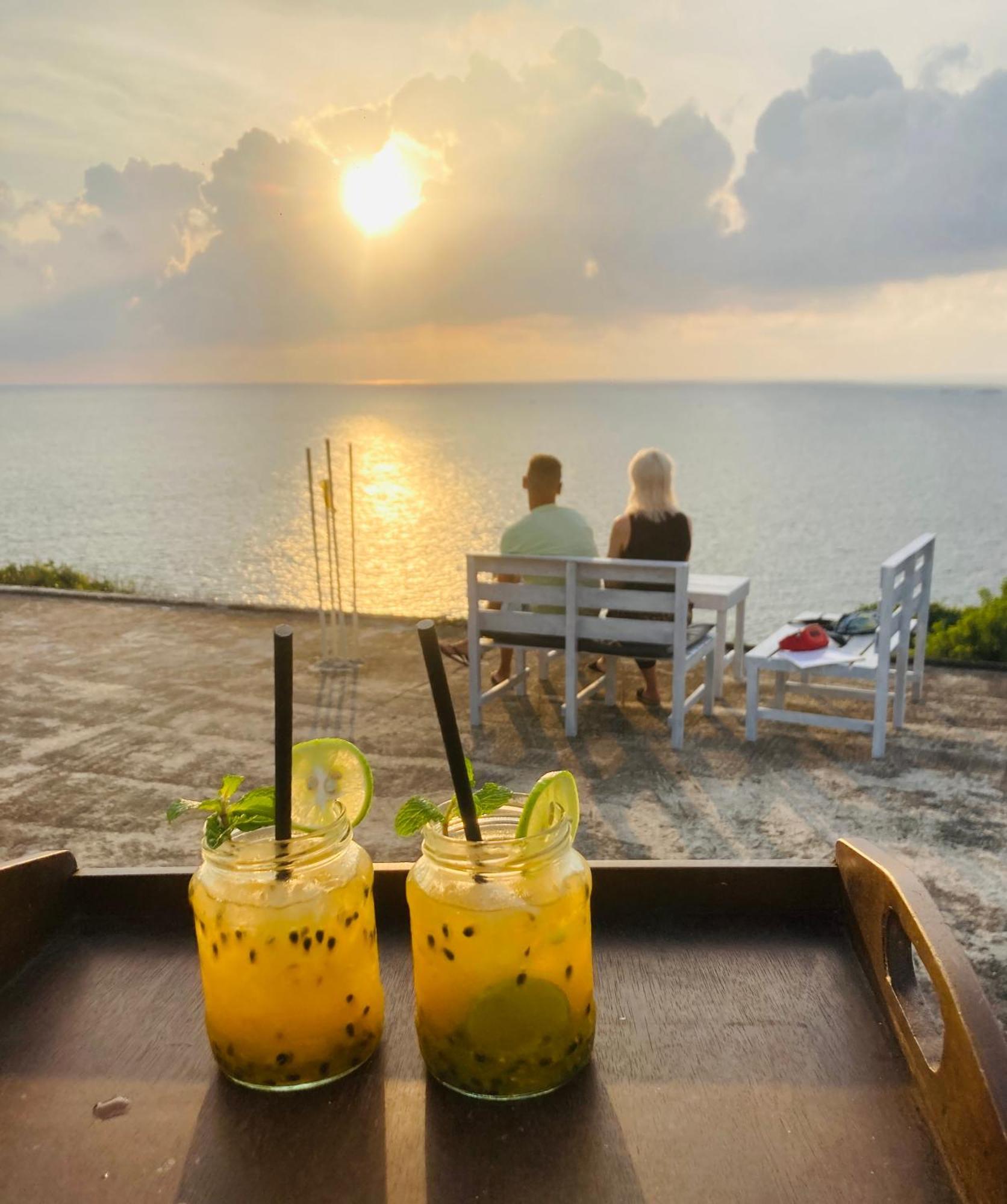 Jungle Beach Restaurant And Hotel-Jbr Galle Exterior foto